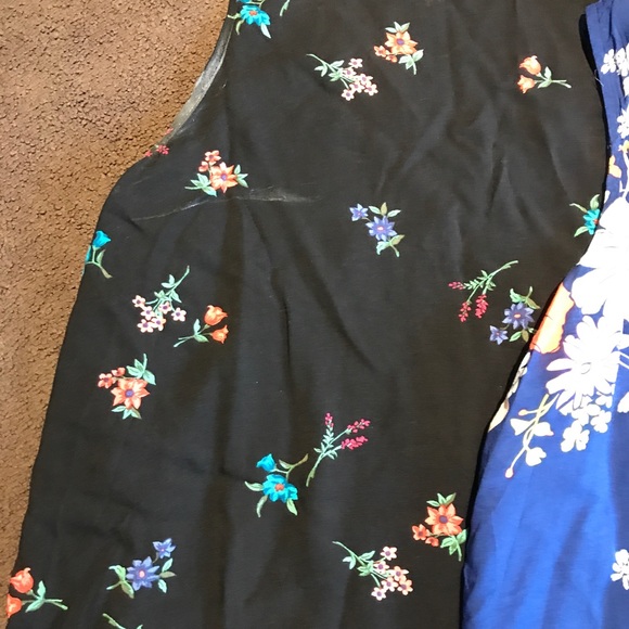 3 tank tops - Picture 2 of 4